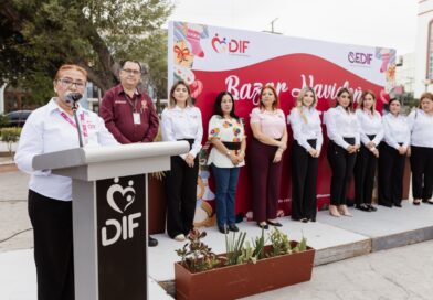 Inaugura DIF Matamoros el Bazar Navideño 2025 de los Talleres CEDIF en la Plaza Principal
